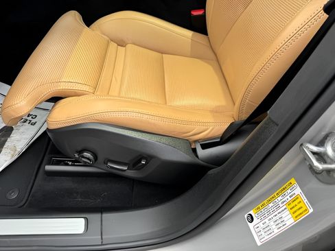 Used 2022 Volvo XC60 B5 Inscription FWD image 30