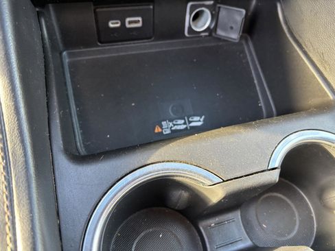 Used 2022 GMC Yukon XL SLT w/ SLT Premium Package RWD image 18