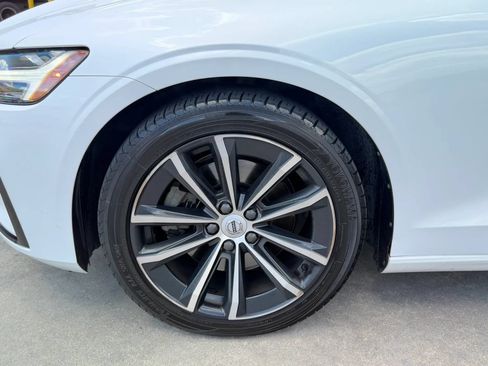 Used 2021 Volvo S60 T5 Momentum FWD image 14