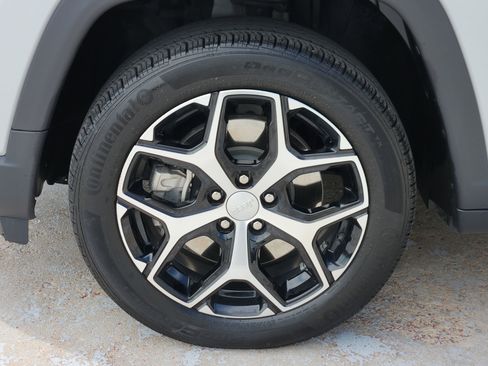 Used 2024 Jeep Compass Limited w/ Sun and Sound Group AWD/4WD image 15