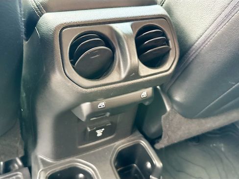 Used 2022 Jeep Wrangler Unlimited Sahara w/ Cold Weather Group AWD/4WD image 28