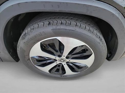 Used 2025 Mercedes-Benz GLB 250 image 10