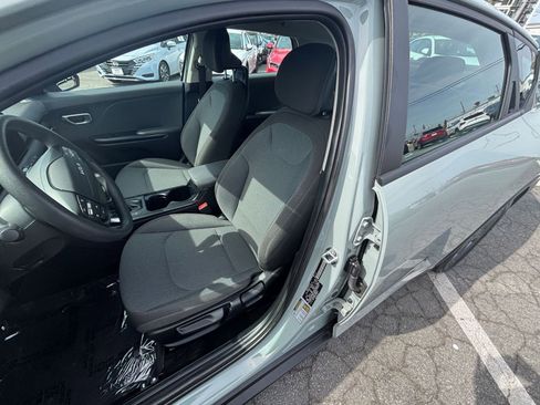 Used 2025 Kia K4 LXS image 39