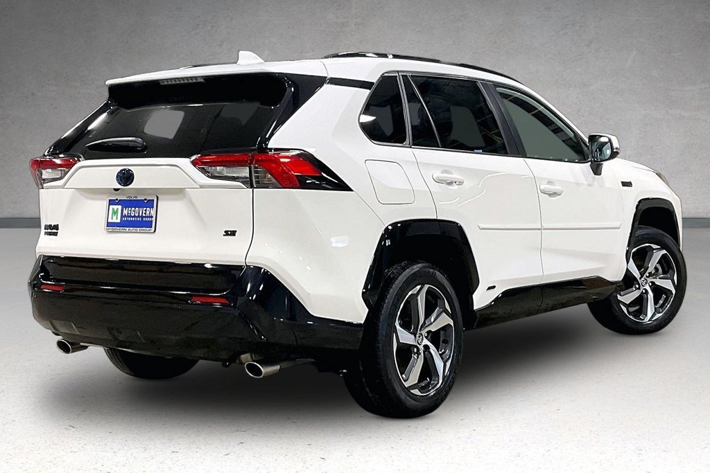 Used 2023 Toyota RAV4 SE w/ Weather & Moonroof Package AWD/4WD image 7