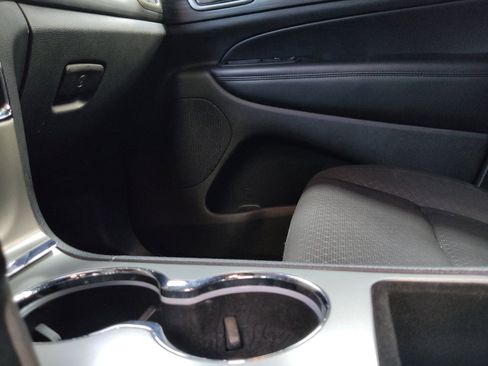 Used 2019 Jeep Grand Cherokee Laredo w/ 18" Wheel & 8.4" Radio Group image 26