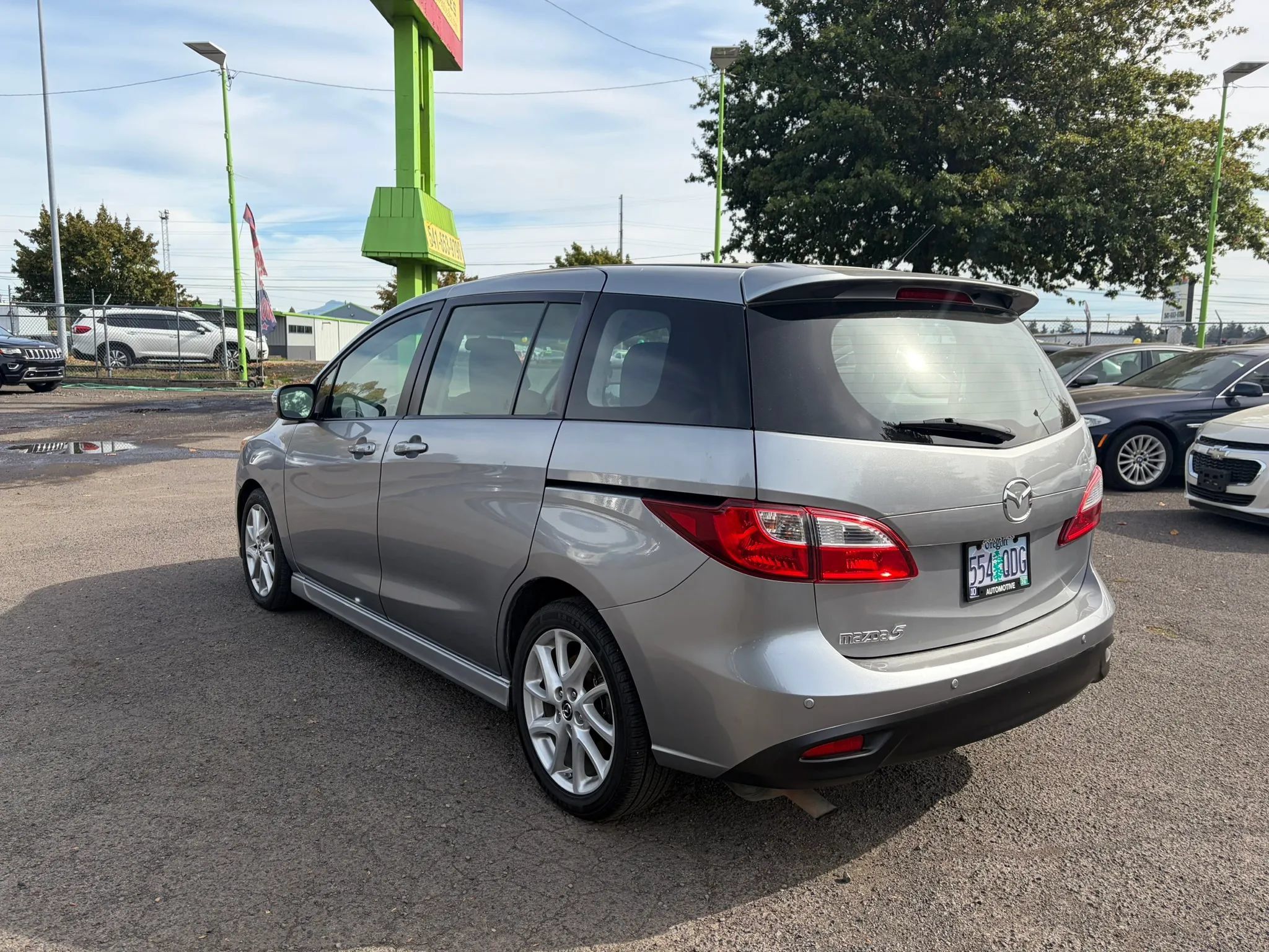 Used 2014 MAZDA MAZDA5 Touring FWD image 5