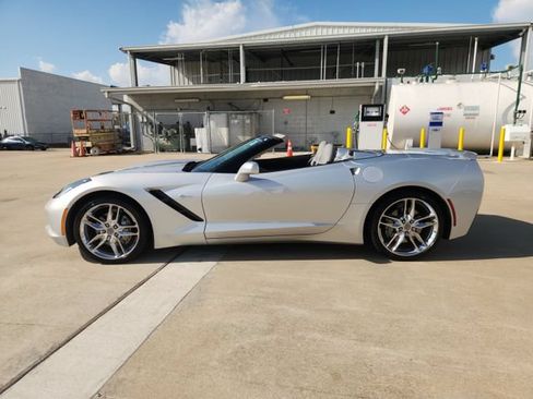 Used 2019 Chevrolet Corvette Stingray Convertible w/ 3LT Preferred Equipment Group RWD image 4
