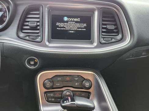 Used 2018 Dodge Challenger SXT image 27