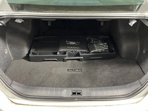 Used 2024 Nissan Altima 2.5 SV AWD/4WD image 37