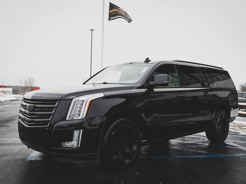 Used 2020 Cadillac Escalade ESV Platinum image 19