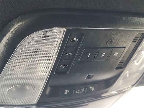 Used 2020 Jeep Grand Cherokee Limited image 32