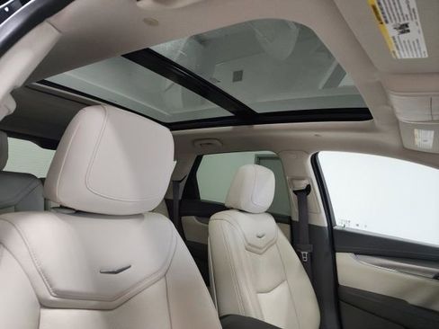 Used 2019 Cadillac XT5 Luxury AWD/4WD image 8