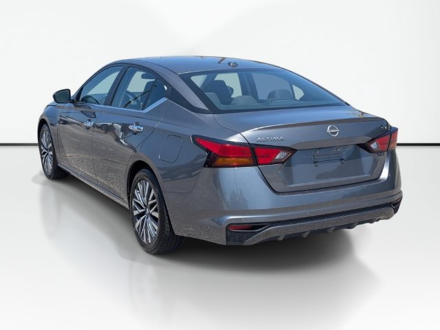 Used 2024 Nissan Altima 2.5 SV FWD image 8