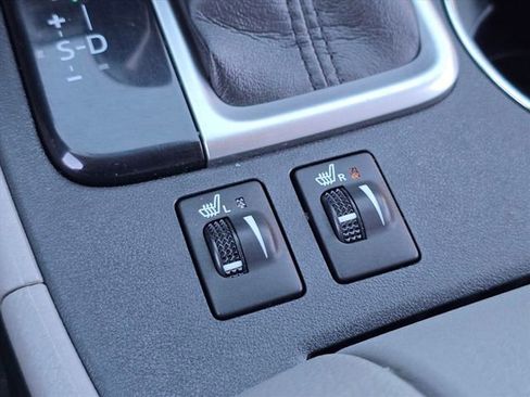Used 2019 Toyota Highlander XLE FWD image 25