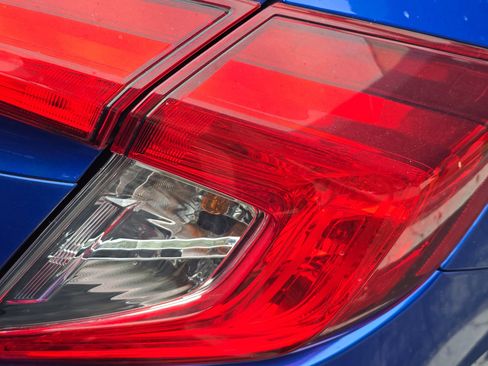 Used 2020 Honda Civic Sport image 9