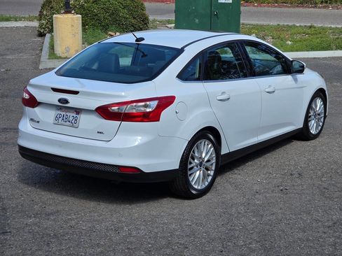 Used 2012 Ford Focus SEL image 16