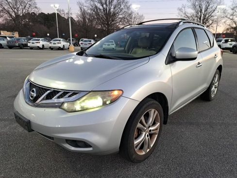 Used 2011 Nissan Murano LE w/ Navigation Pkg image 2