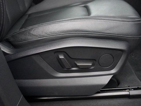 Used 2023 Audi Q8 Premium AWD/4WD image 29