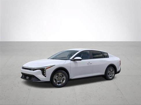 New 2026 Kia K4 FWD image 3