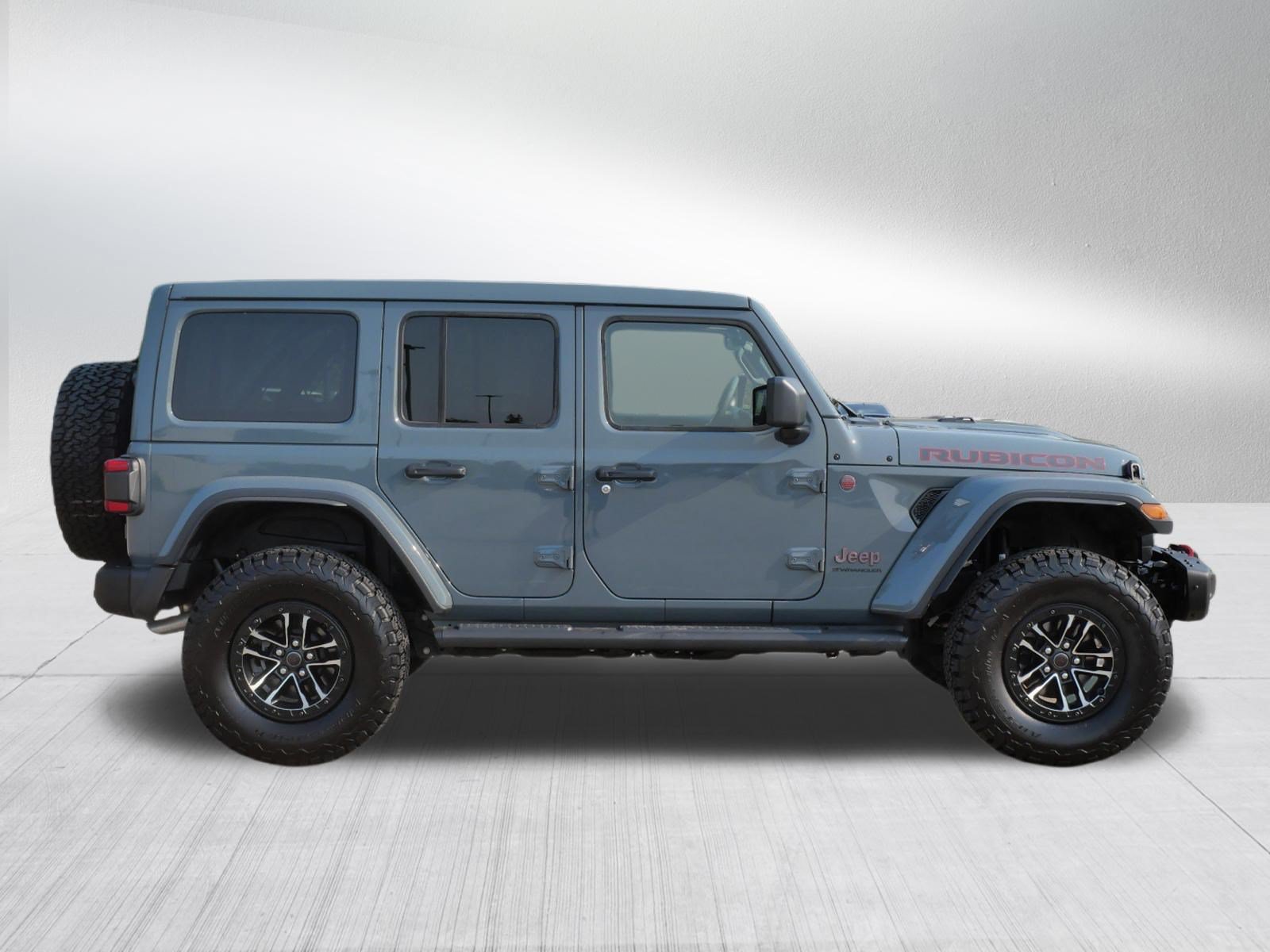 Used 2025 Jeep Wrangler Unlimited Rubicon AWD/4WD image 8