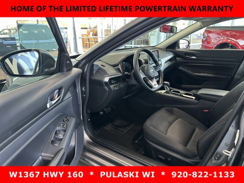 Used 2024 Nissan Altima 2.5 SV image 9