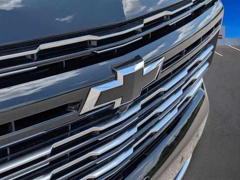 Used 2025 Chevrolet Tahoe High Country AWD/4WD image 5