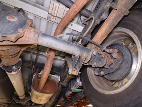 Used 2011 Nissan Frontier SL image 48