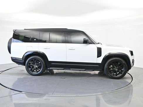 Used 2023 Land Rover Defender 130 X-Dynamic SE AWD/4WD image 4