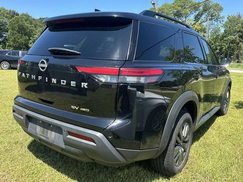 Used 2024 Nissan Pathfinder SV AWD/4WD image 17