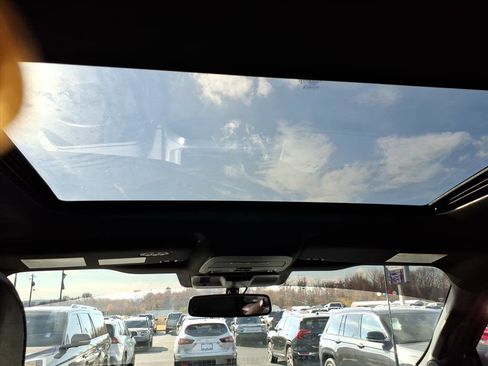 Used 2024 Ford F150 Lariat image 11