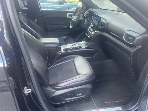 Used 2022 Ford Explorer ST-Line RWD image 4