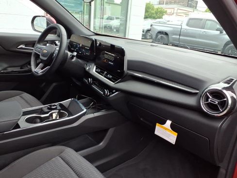 Used 2026 Chevrolet Equinox LT AWD/4WD image 21