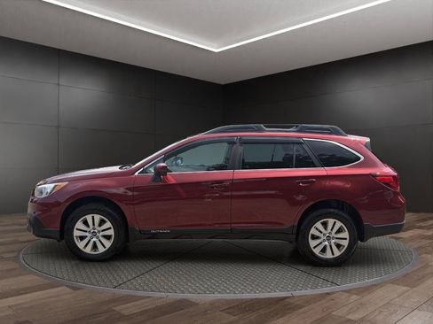 Used 2017 Subaru Outback 2.5i Premium AWD/4WD image 5
