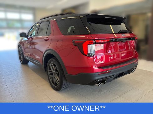 Used 2025 Ford Explorer ST AWD/4WD image 2