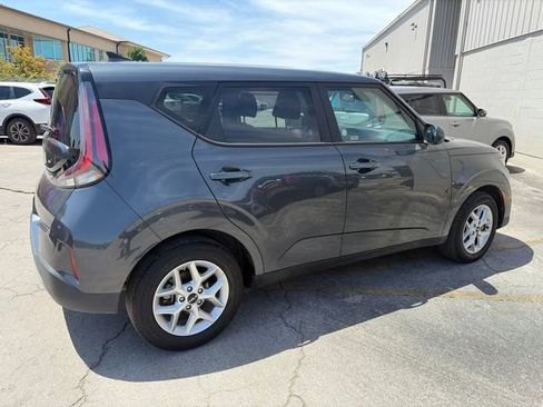 Used 2025 Kia Soul S FWD image 3