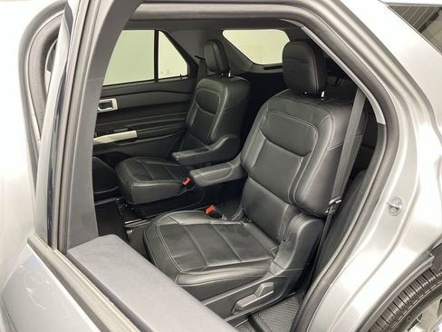 Used 2023 Ford Explorer XLT w/ Equipment Group 202A image 14