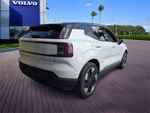 New 2026 Volvo EX30 Plus w/ Protection Package image 5