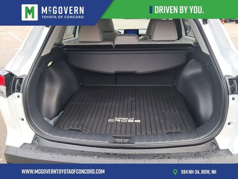 Used 2026 Toyota Corolla Cross LE w/ Moonroof Package image 5