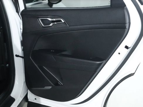Used 2025 Kia Sportage LX FWD image 32