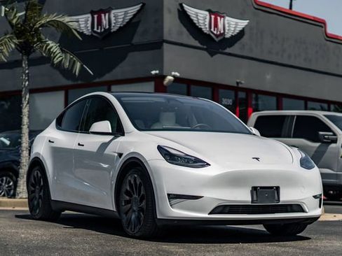 Used 2022 Tesla Model Y Performance AWD/4WD image 5