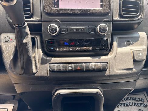 Used 2024 RAM ProMaster 2500 w/ Convenience Group FWD image 16