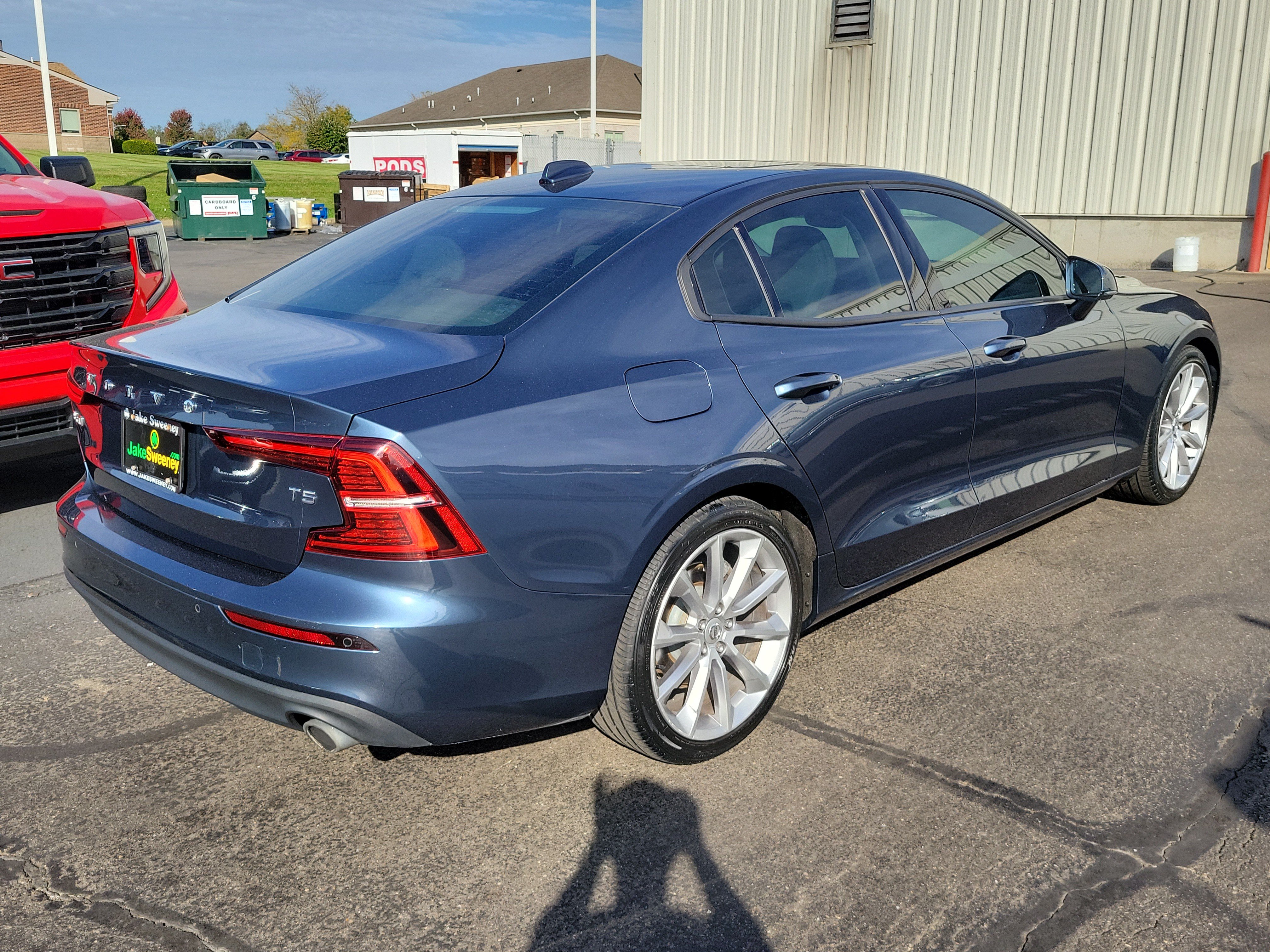 Used 2019 Volvo S60 T5 Momentum w/ Premium Package FWD image 4