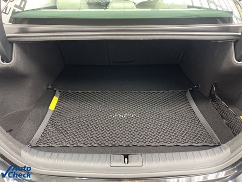Used 2025 Genesis G70 2.5T image 22