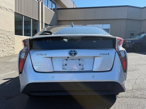 Used 2017 Toyota Prius Four w/ Advanced Technology Package FWD image 3