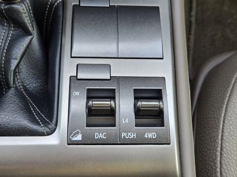 Used 2015 Lexus GX 460 w/ Premium Package AWD/4WD image 27