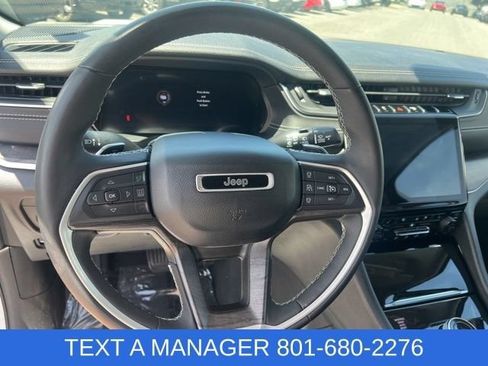 Used 2023 Jeep Grand Cherokee Limited w/ Luxury Tech Group II AWD/4WD image 30