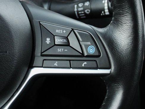 Certified 2019 Nissan Rogue SV w/ Premium Package image 33