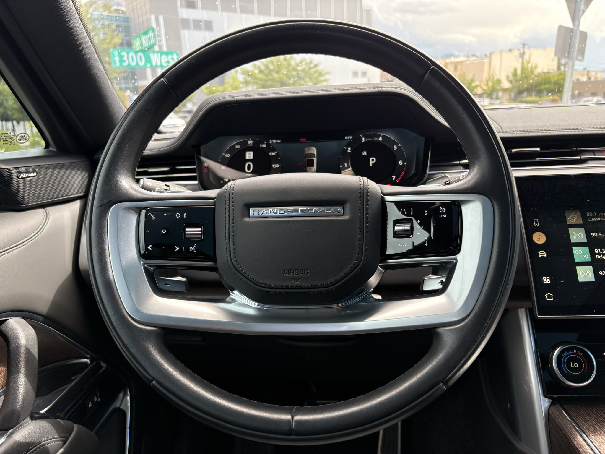 Used 2023 Land Rover Range Rover Long Wheelbase SE AWD/4WD image 26