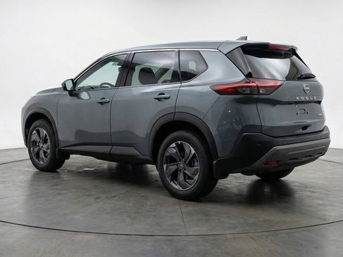Used 2025 Nissan Rogue SV image 6