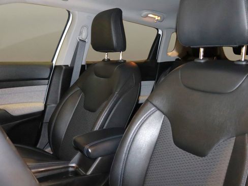 Used 2022 Jeep Compass Latitude image 16